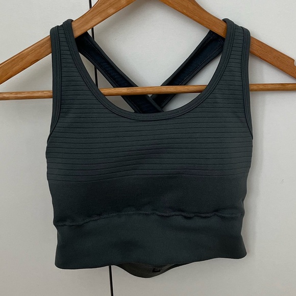 Alphalete Sports Bra - Picture 2 of 3